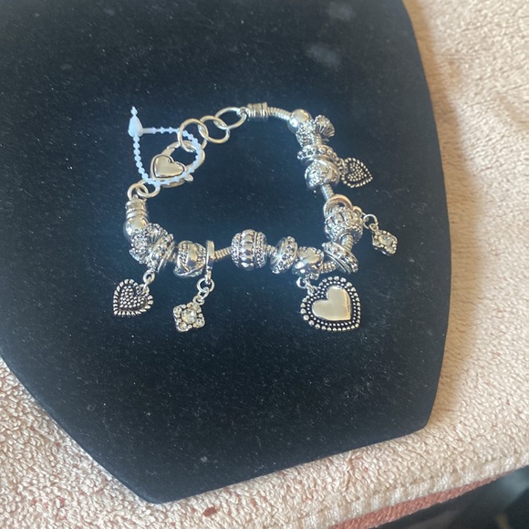 SilverFox Jewelry, Silvertone Bracelet - Picture 3 of 4